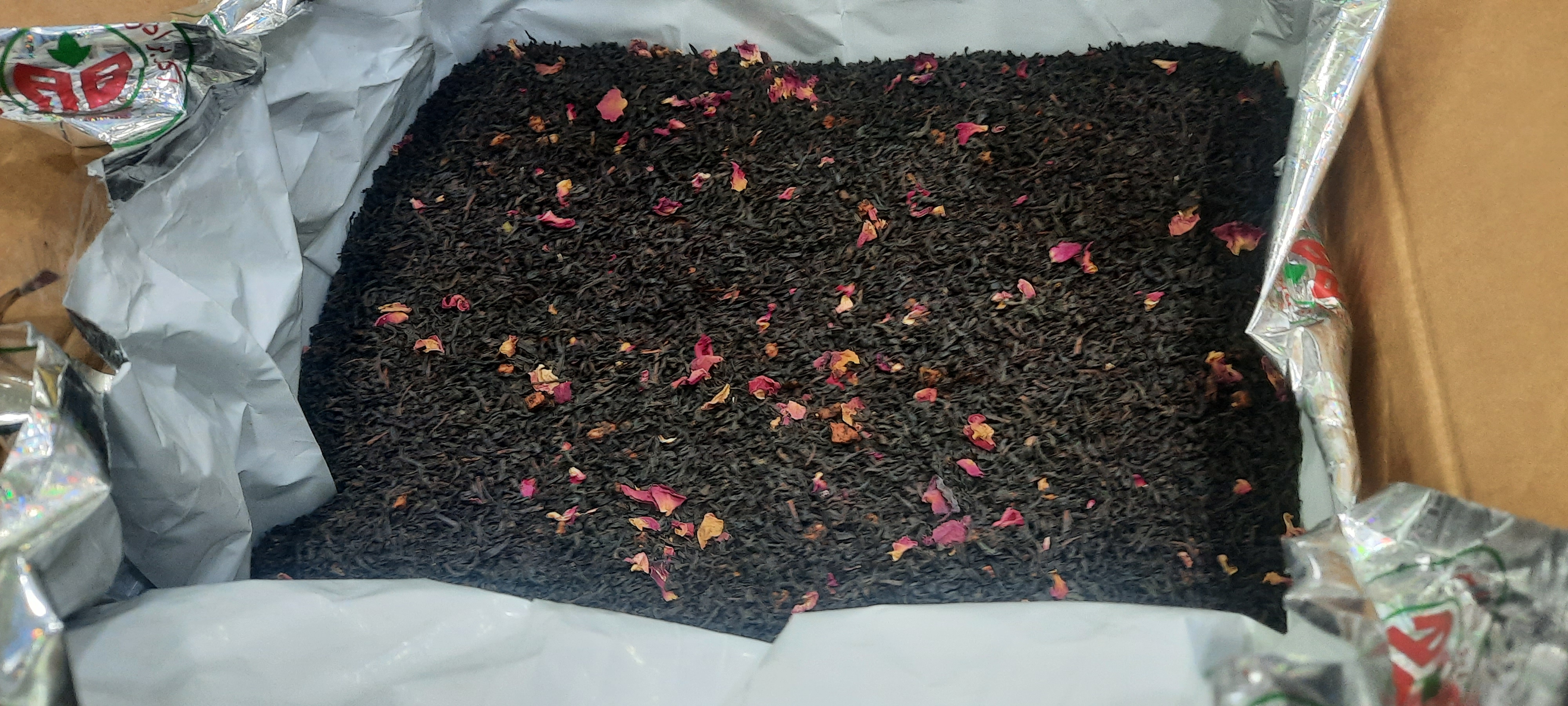 چای مراکشی اصل اکبر با طعم توت فرنگی یک کیلوئی | شاه چای مراکشی